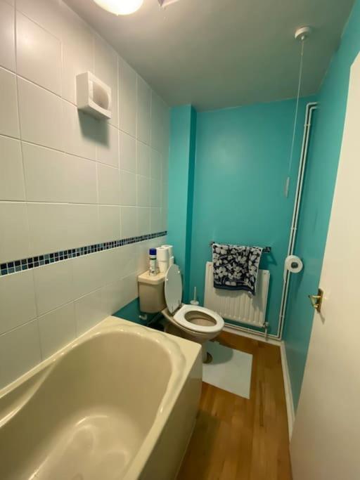 Cosy Apartment With Private Access And Kitchenette In Guildford (Adults Only) Worplesdon Esterno foto