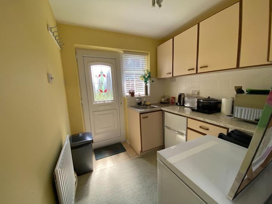 Cosy Apartment With Private Access And Kitchenette In Guildford (Adults Only) Worplesdon Esterno foto